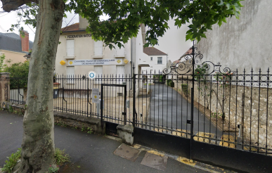 Garage pièces Dammarie les lys disponible à la Location