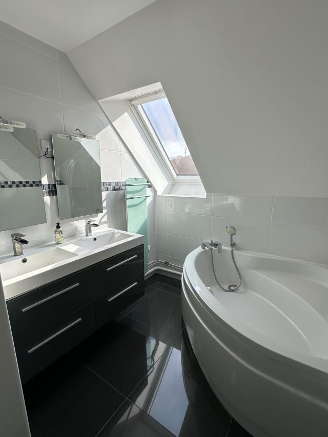 Appartement 5 pièces Melun disponible à la Vente