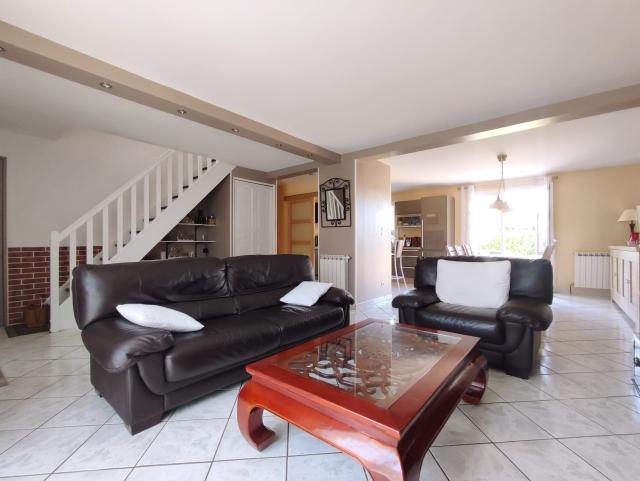 Maison 7 pièces Vaux le penil disponible à la Vente