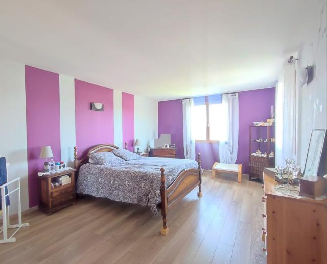 Maison 7 pièces Vaux le penil disponible à la Vente