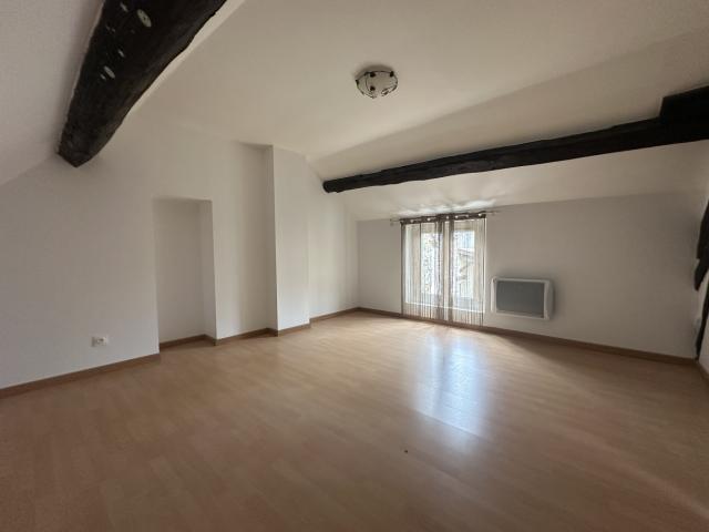 Maison De Village 3 pièces St germain laxis disponible à la Location