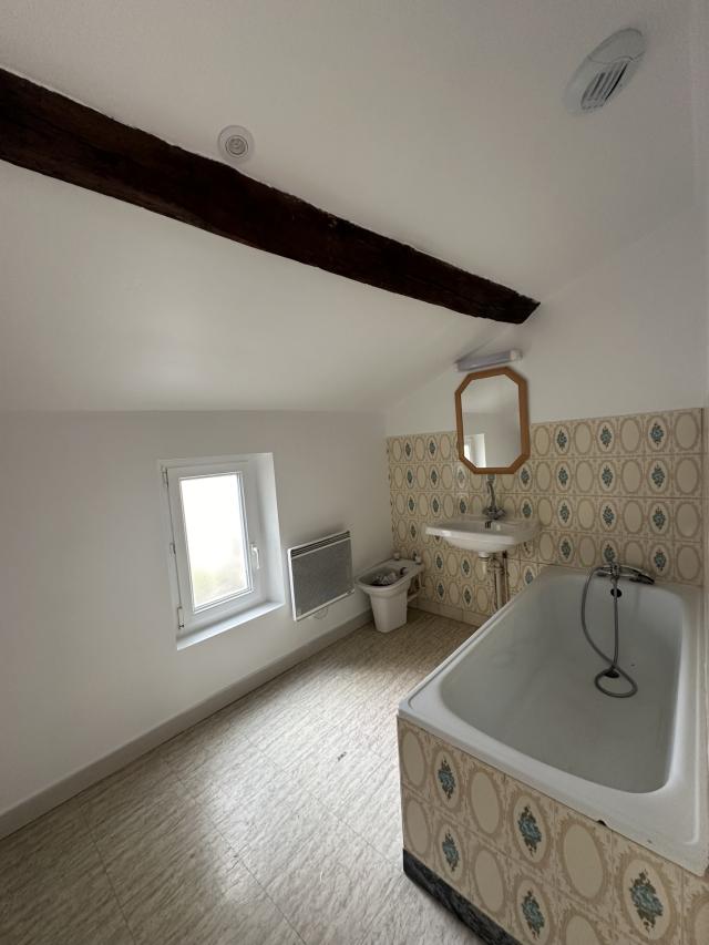 Maison De Village 3 pièces St germain laxis disponible à la Location