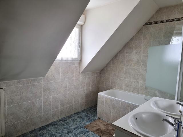 Maison 7 pièces Rubelles disponible à la Vente