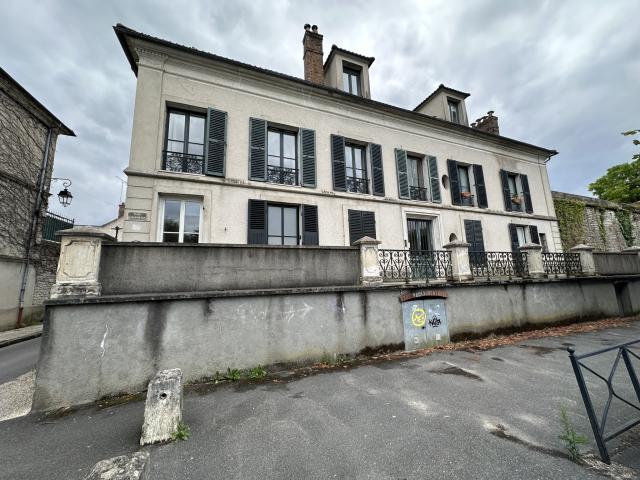 Appartement 2 pièces Moret-loing-et-orvanne disponible à la Location