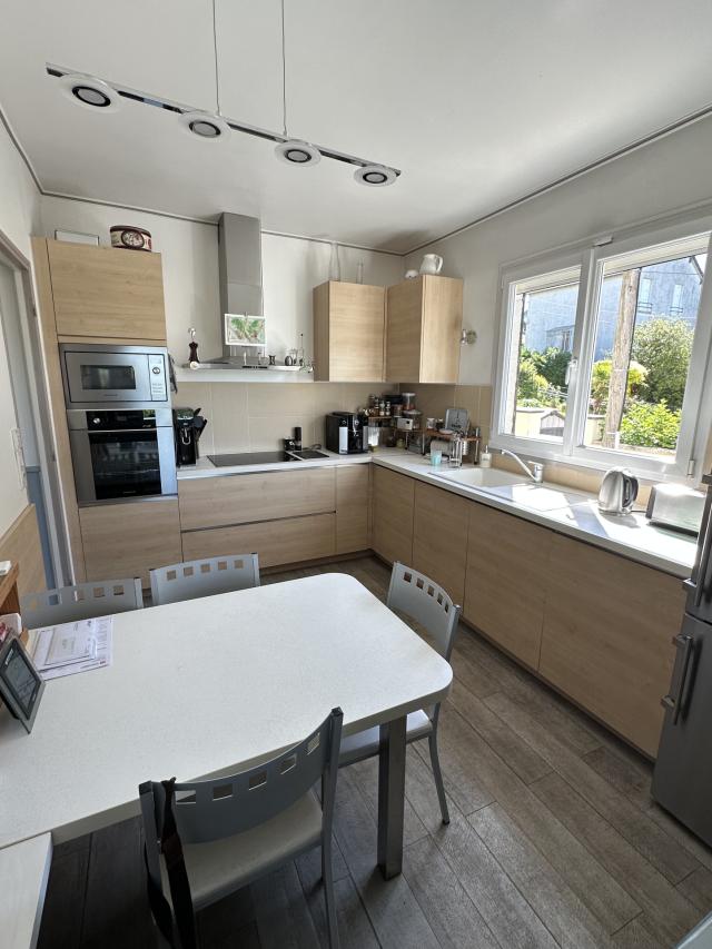 Maison 8 pièces Vaux le penil disponible à la Vente