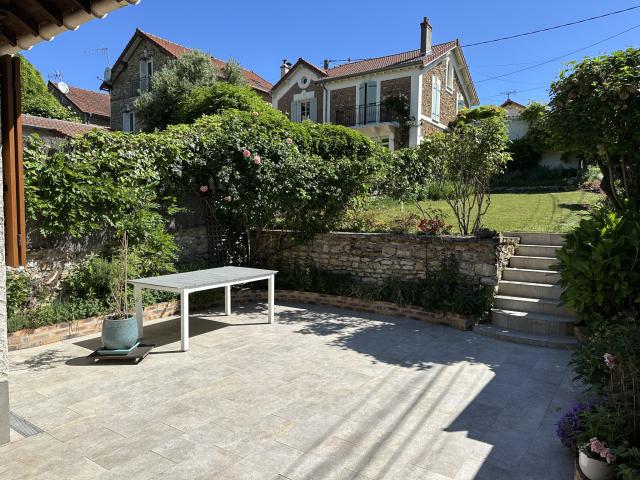 Maison 8 pièces Vaux le penil disponible à la Vente