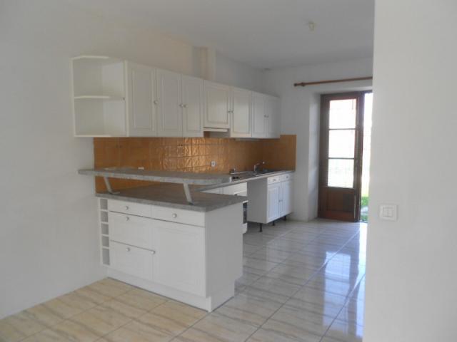 Appartement 4 pièces Fouju disponible à la Location