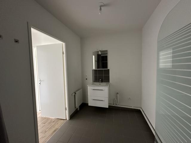 Appartement 2 pièces Vert st denis disponible à la Location