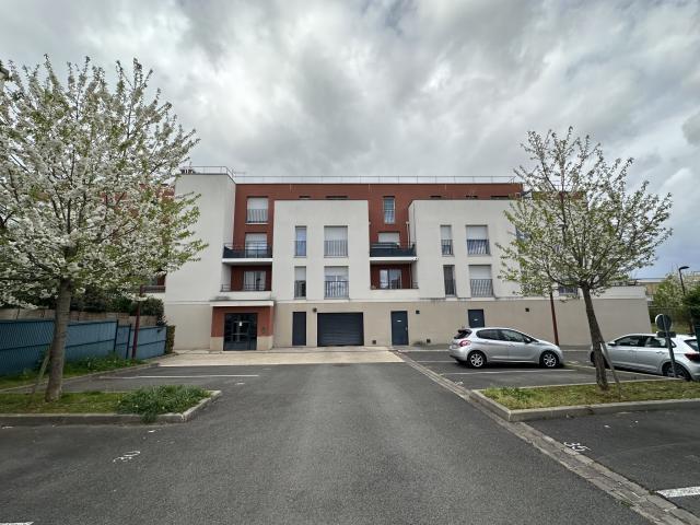 Appartement 2 pièces Vert st denis disponible à la Location