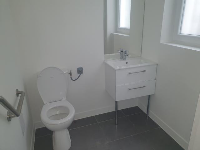 Local Professionnel  pièces Melun disponible à la Location
