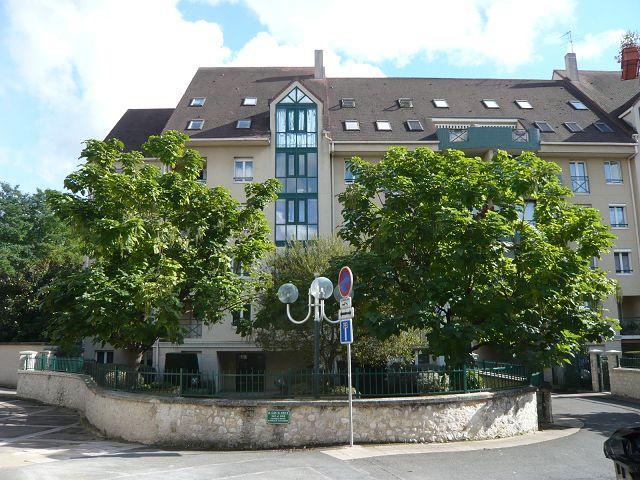 Parking  pièces Melun disponible à la Location