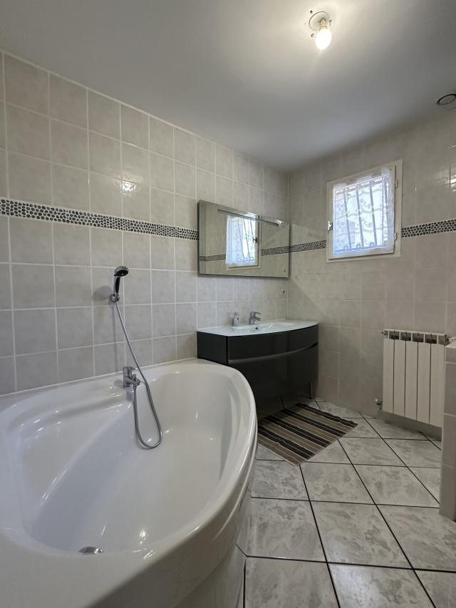 Maison 7 pièces Vaux le penil disponible à la Vente