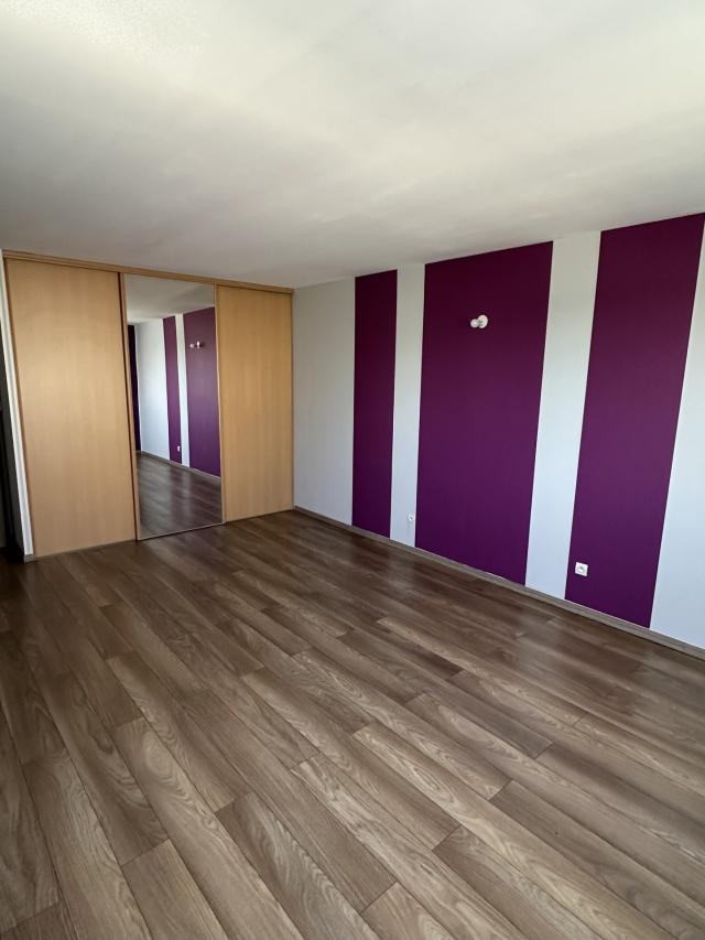 Maison 7 pièces Vaux le penil disponible à la Vente