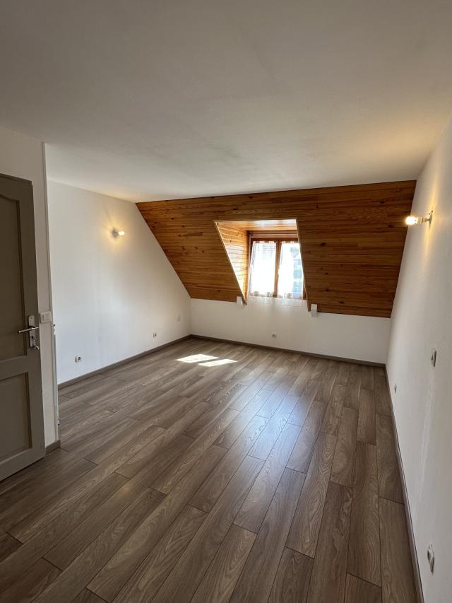 Maison 7 pièces Vaux le penil disponible à la Vente