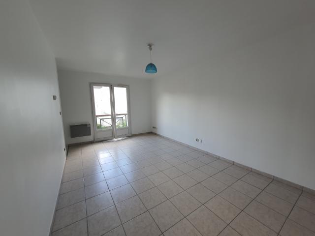 Appartement 1 pièces Dammarie les lys disponible à la Location