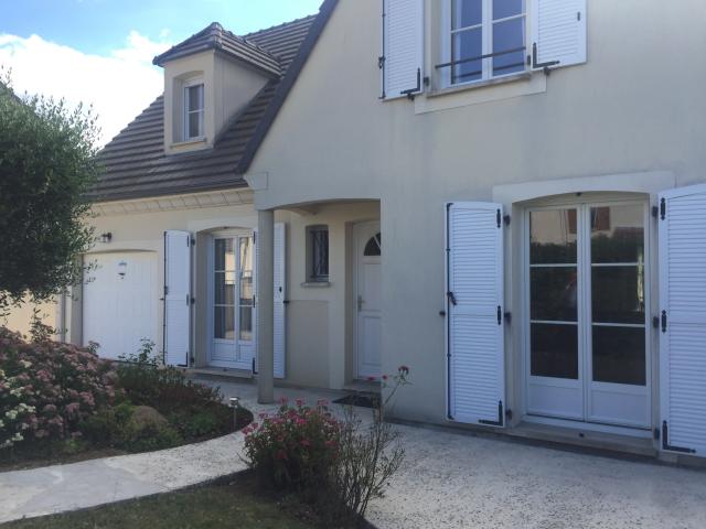 Maison 6 pièces Vaux le penil disponible à la Location