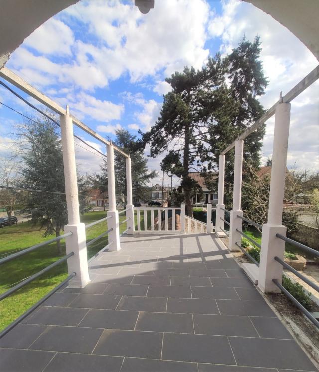 Maison 9 pièces Le mee sur seine disponible à la Vente