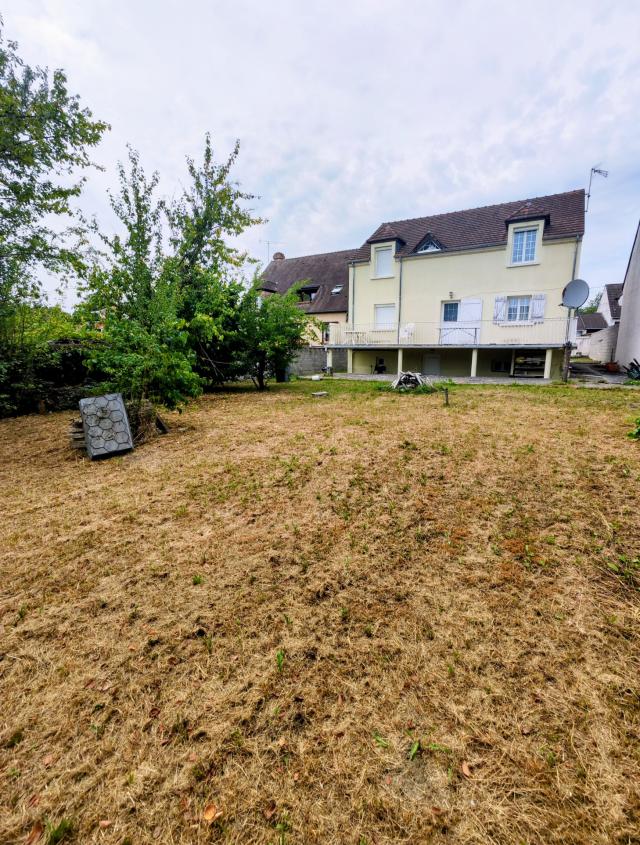 Maison 9 pièces Le mee sur seine disponible à la Vente