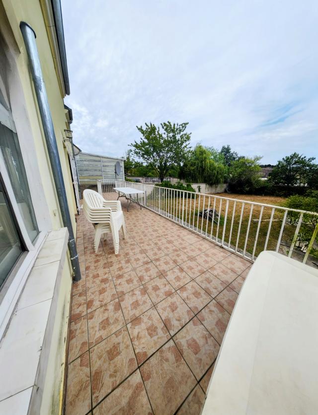 Maison 9 pièces Le mee sur seine disponible à la Vente