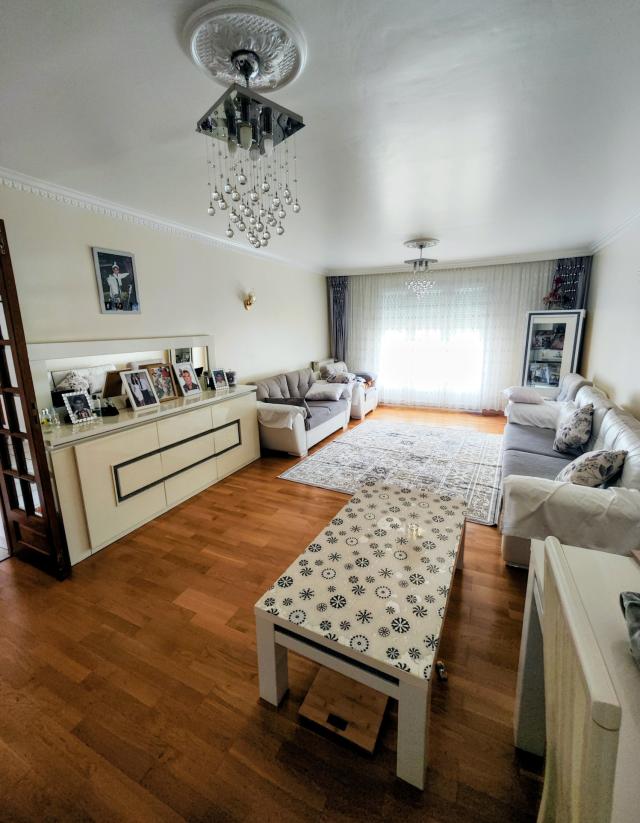 Maison 9 pièces Le mee sur seine disponible à la Vente