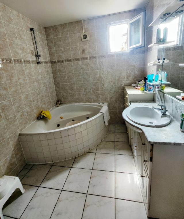 Maison 9 pièces Le mee sur seine disponible à la Vente