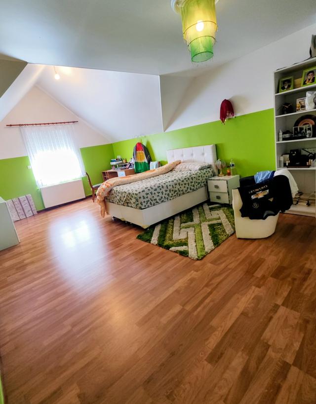 Maison 9 pièces Le mee sur seine disponible à la Vente