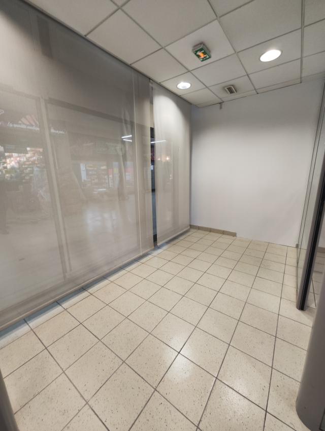 Murs Commerciaux  pièces Le mee sur seine disponible à la Vente