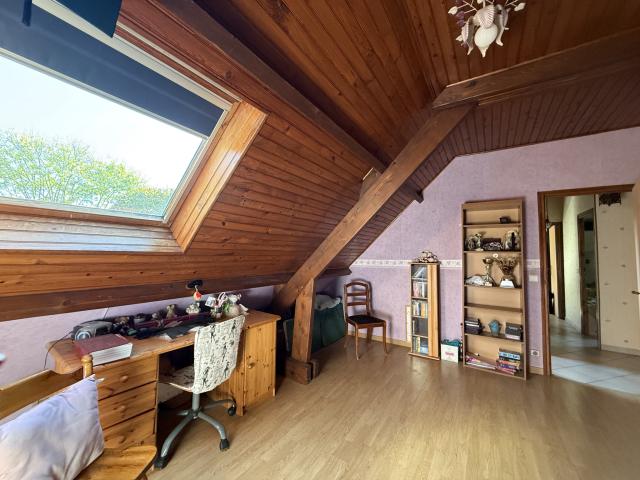 Maison 9 pièces Le mee sur seine disponible à la Vente