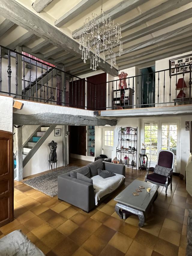 Maison 9 pièces Maincy disponible à la Vente