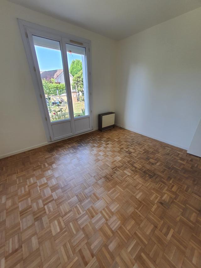 Maison 5 pièces Rubelles disponible à la Location