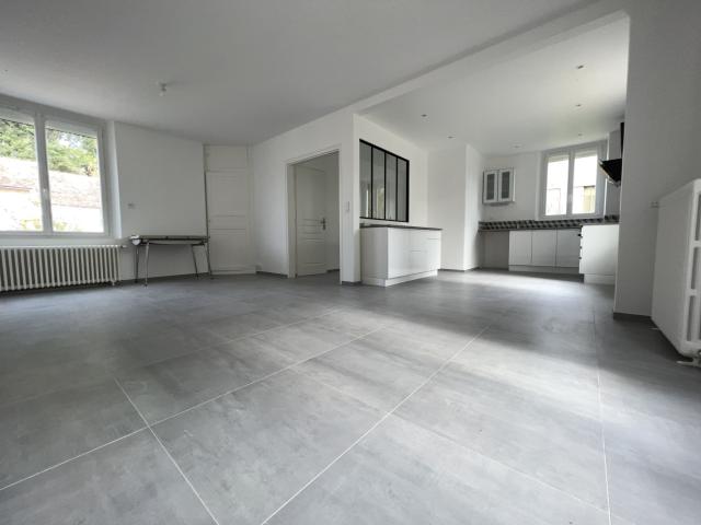 Maison 5 pièces Hericy disponible à la Location