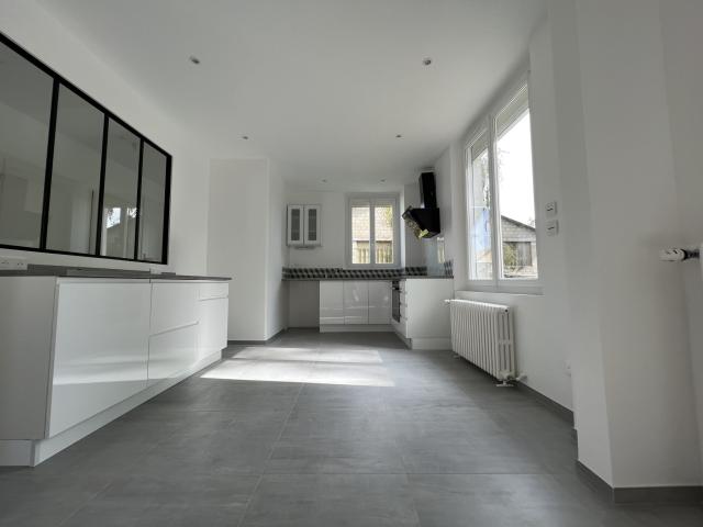 Maison 5 pièces Hericy disponible à la Location