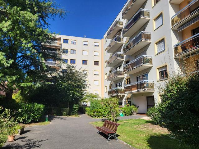 Appartement 5 pièces Melun disponible à la Vente