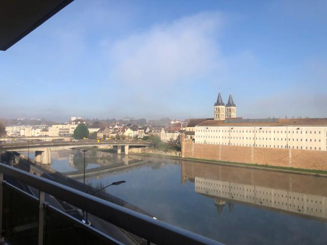 Appartement 5 pièces Melun disponible à la Vente