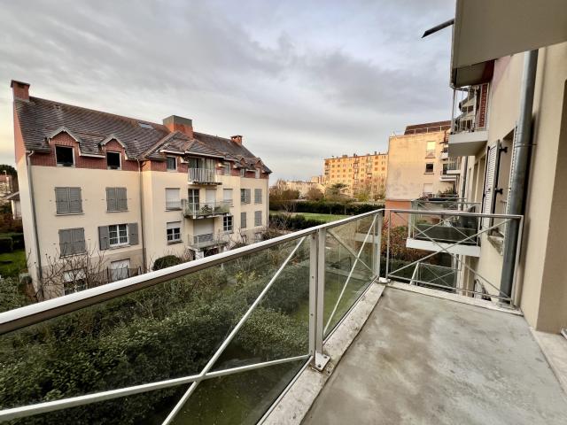 Appartement 5 pièces Melun disponible à la Vente