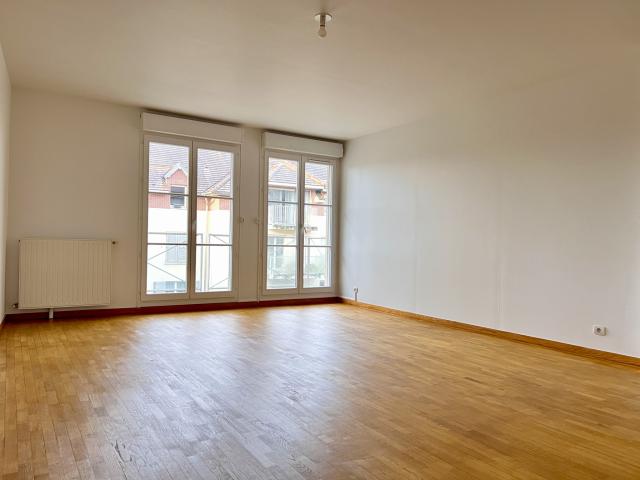 Appartement 5 pièces Melun disponible à la Vente