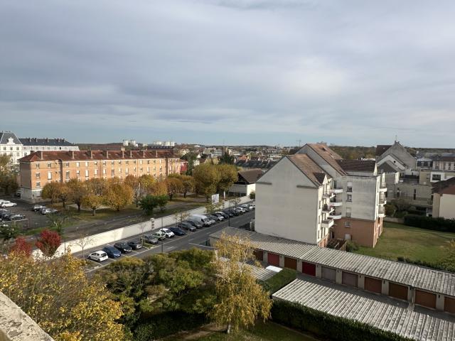 Appartement 4 pièces Melun disponible à la Vente