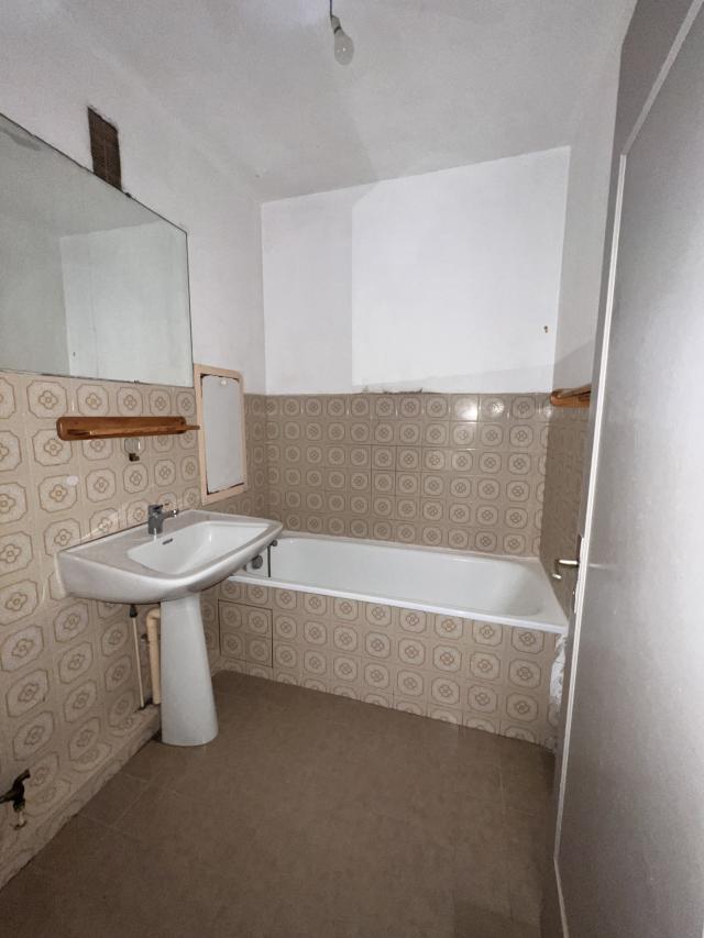 Appartement 4 pièces Vaux le penil disponible à la Vente