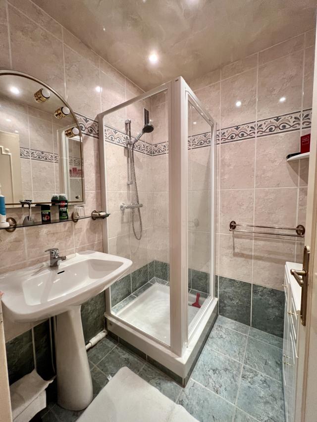 Appartement 6 pièces Vaux le penil disponible à la Vente