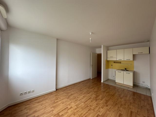 Appartement 2 pièces Vaux le penil disponible à la Location