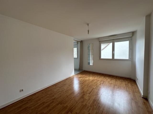 Appartement 2 pièces Vaux le penil disponible à la Location