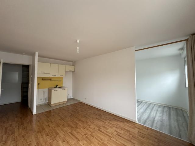 Appartement 2 pièces Vaux le penil disponible à la Location