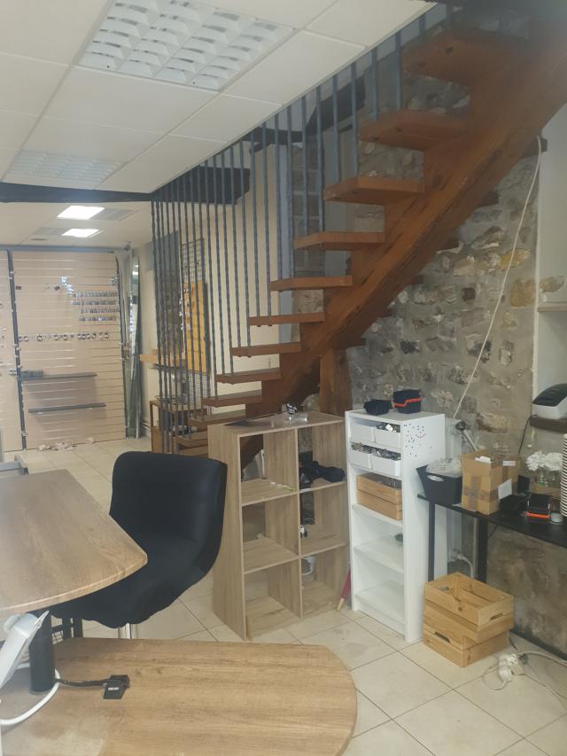 Murs Commerciaux  pièces Melun disponible à la Vente