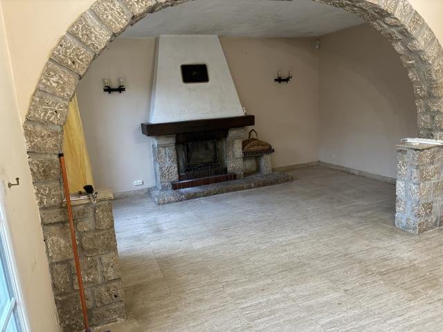 Maison 7 pièces Darvault disponible à la Vente