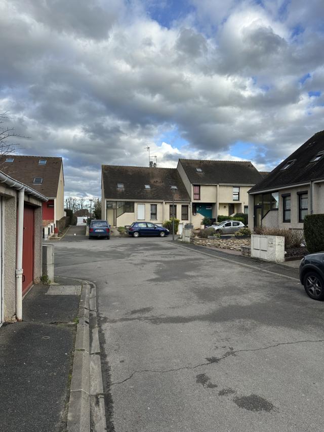 Maison 5 pièces Vaux le penil disponible à la Vente