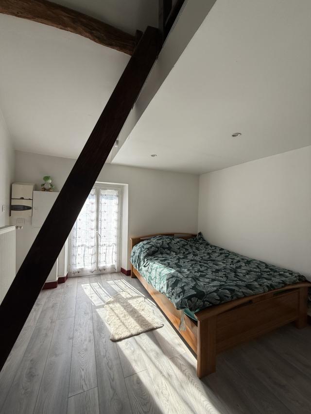 Appartement 2 pièces Pamfou disponible à la Vente