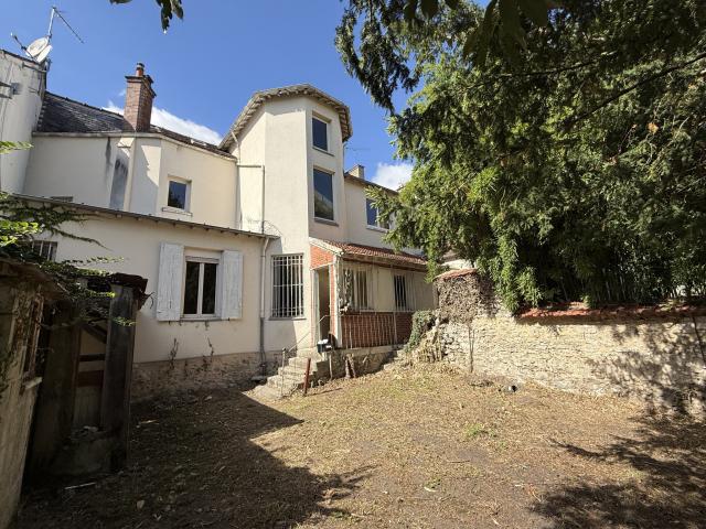 Immeuble  pièces Melun disponible à la Vente