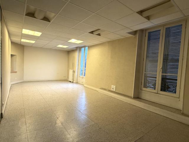 Immeuble  pièces Melun disponible à la Vente
