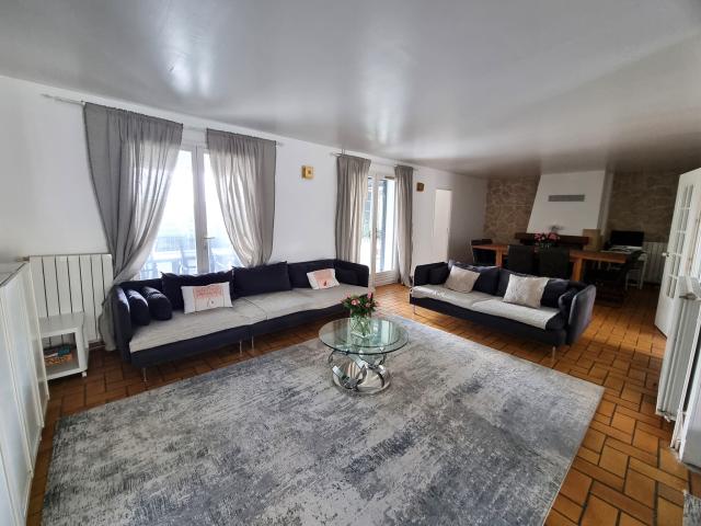 Maison 10 pièces Boissettes disponible à la Vente