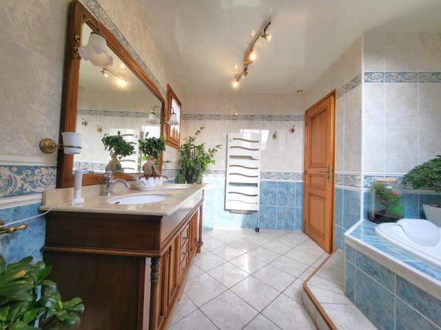 Maison 5 pièces Vaux le penil disponible à la Vente